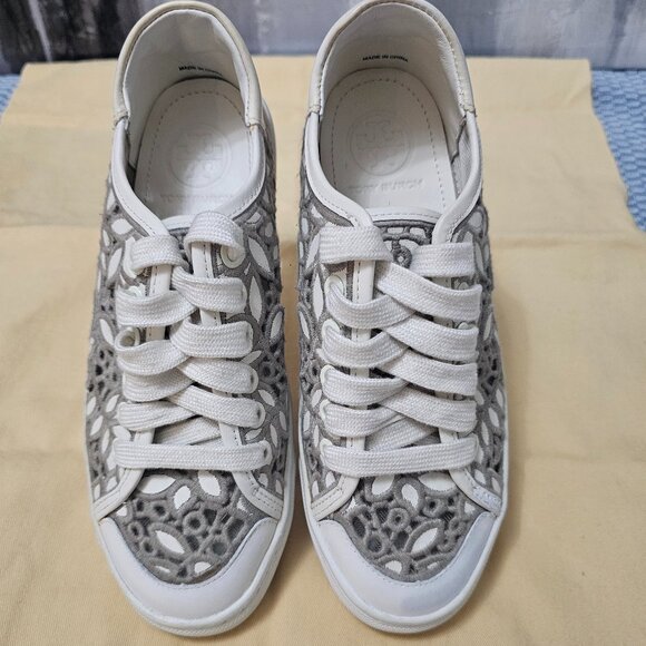 Tory Burch Rhea Lace Filigree Perforated Embroidered White/Gray Sneakers Size 6 - Picture 6 of 9